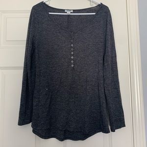 Old navy gray shirt